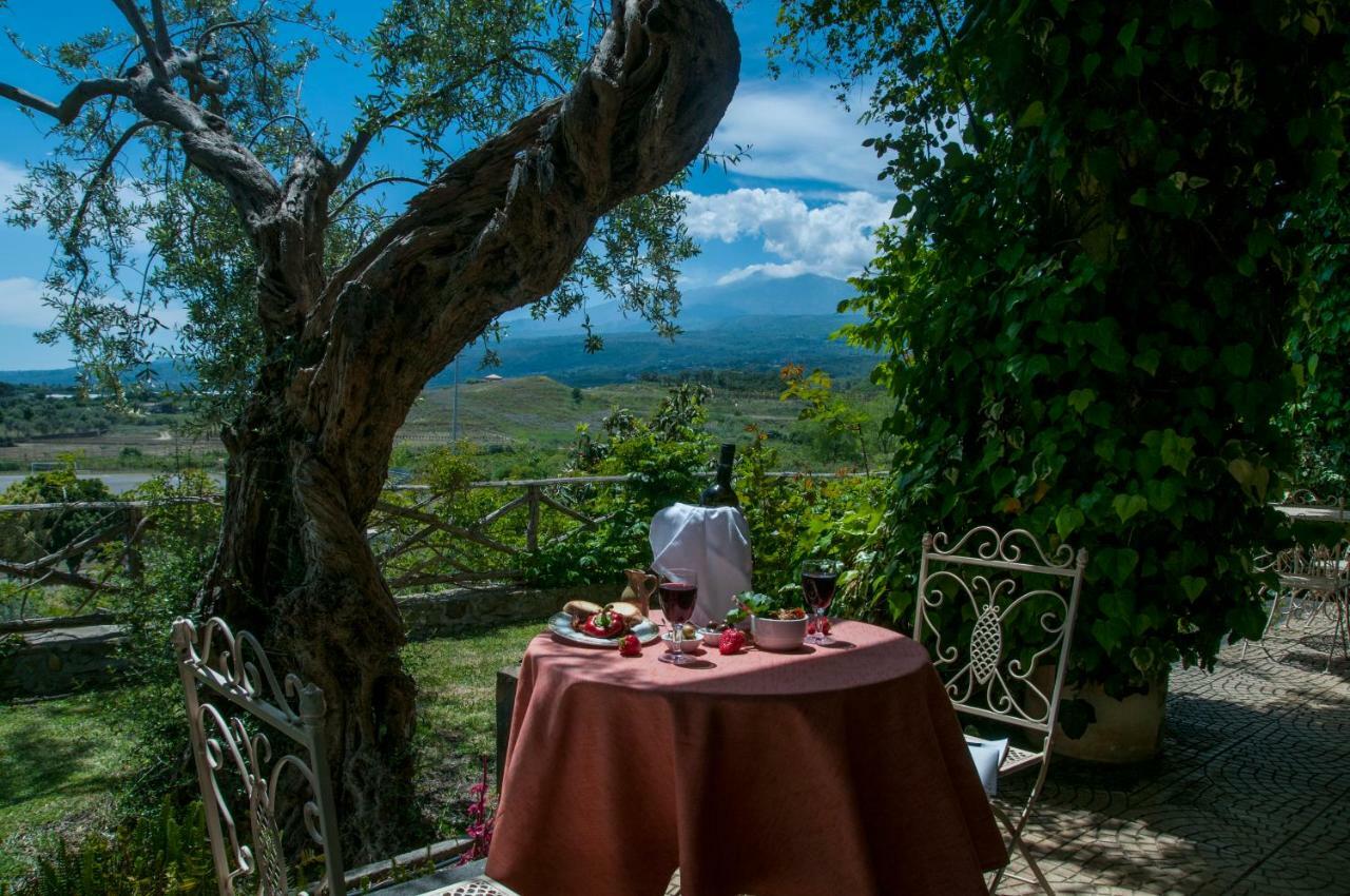 Antico Borgo Etneo Country Hotel Calatabiano Ngoại thất bức ảnh