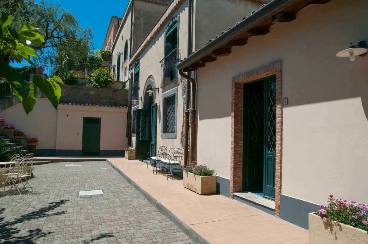Antico Borgo Etneo Country Hotel Calatabiano Ngoại thất bức ảnh