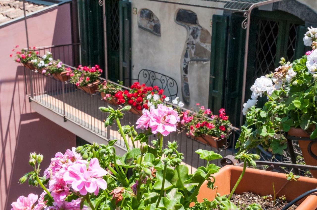 Antico Borgo Etneo Country Hotel Calatabiano Ngoại thất bức ảnh